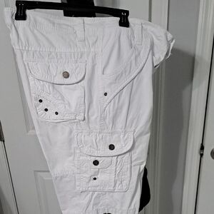 Light Cargo Shorts with Utility Features